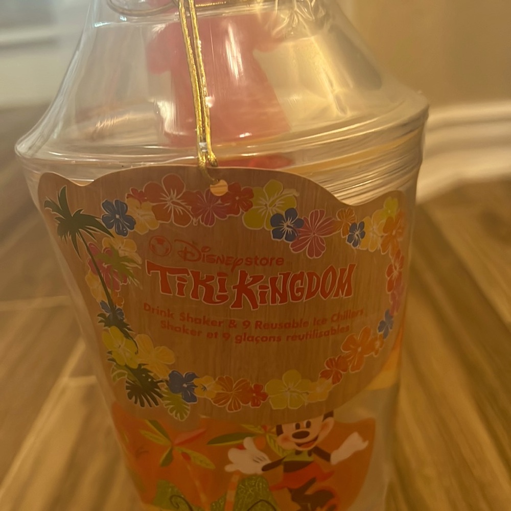 Disney Parks Rare Tiki Kingdom Drink Shaker 9 reusable ice chillers